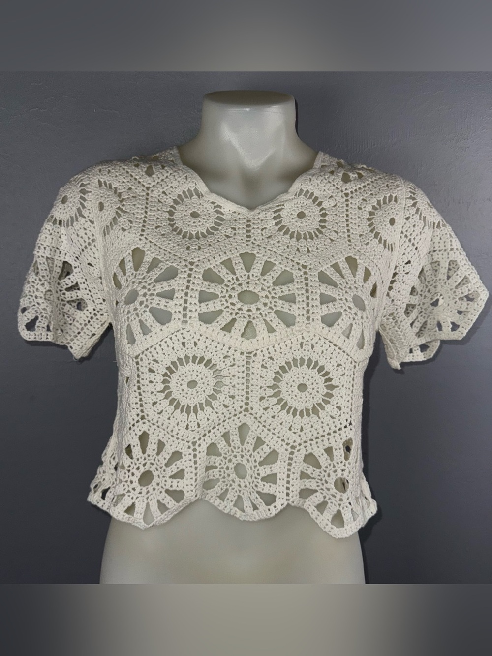 Rebellion Again Cropped Top Women’s M Ivory Crochet Boho Chic